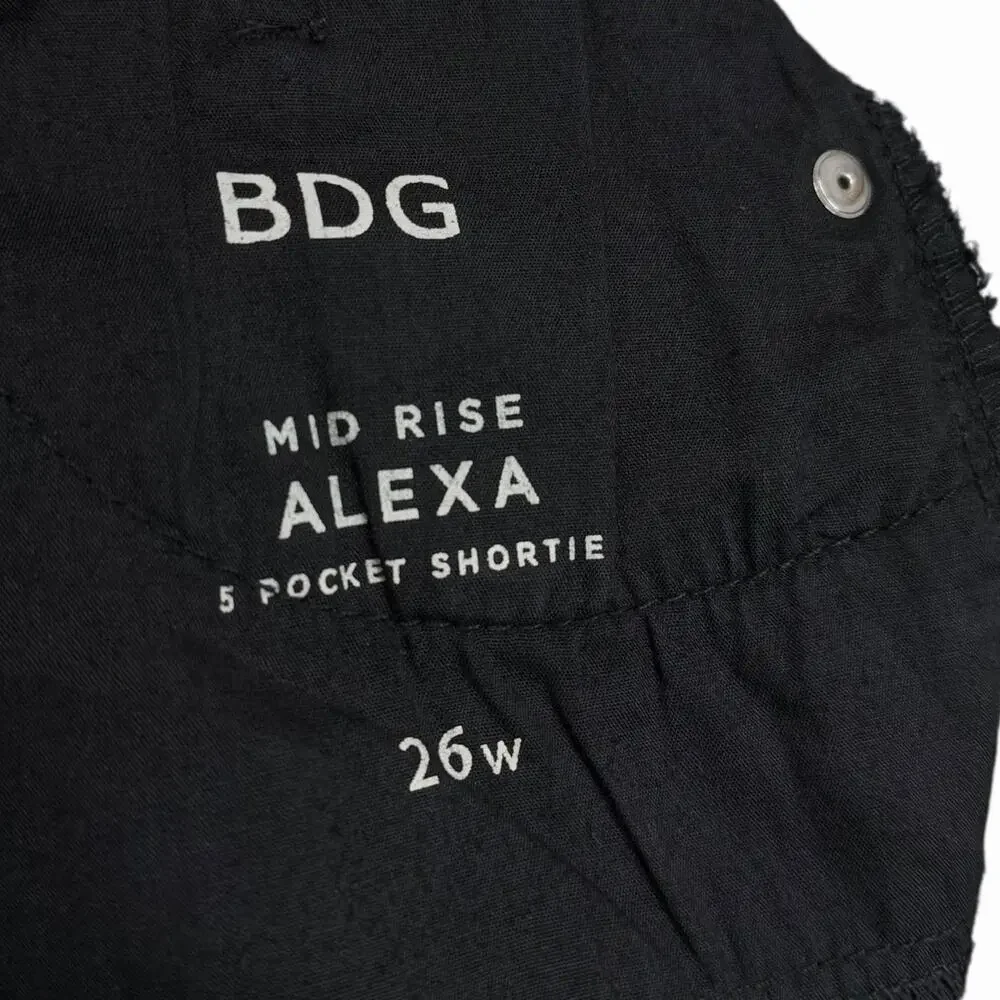 BDG Alexa Mid Rise Denim Shorts Dark Blue Cuffed 5 Pocket Womens Sz 26 - Picture 2 of 8